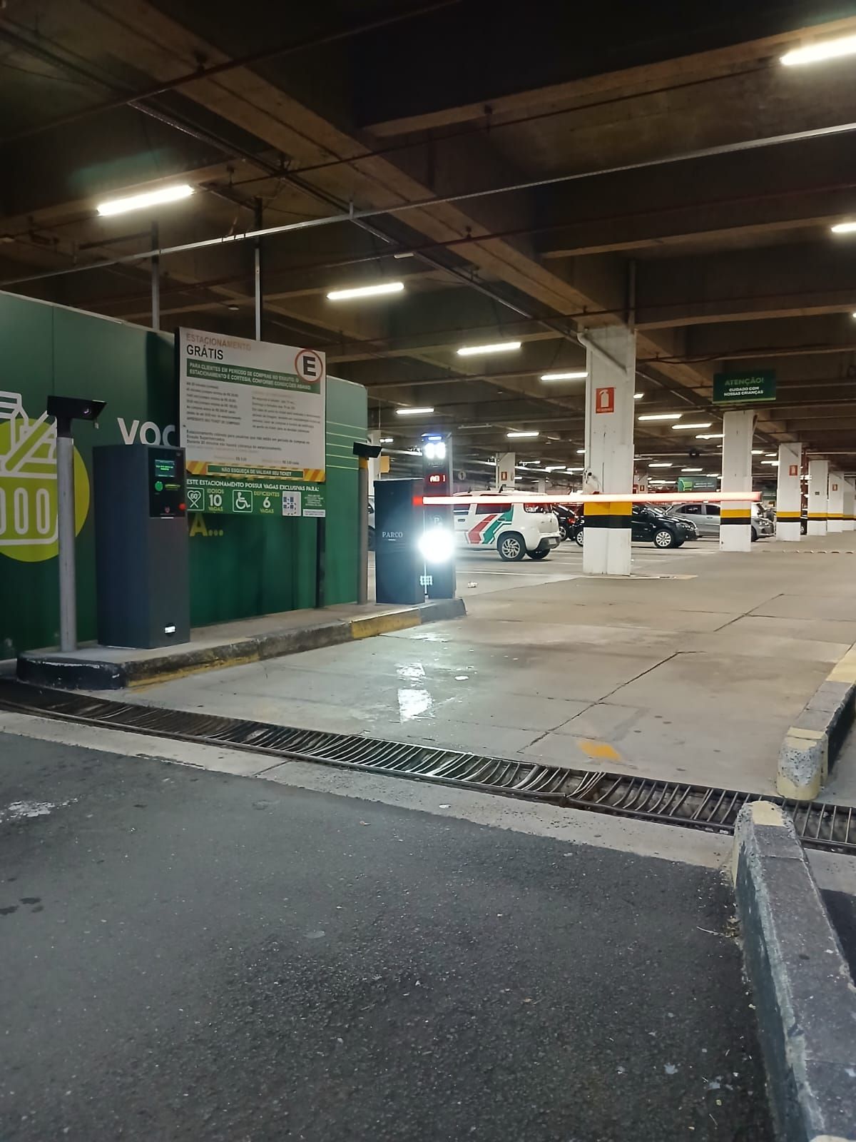 Shoppings e Centros Comerciais